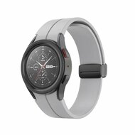 By Qubix Samsung Galaxy Watch 4 bandje - 40mm & 44mm - D-buckle sportbandje - Grijs - Bandbreedte: 20mm Horlogeband smartwatch band bandjes