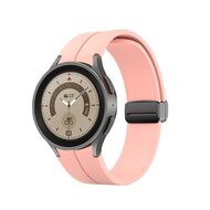 By Qubix Samsung Galaxy Watch 5 Pro bandje - 45mm - D-buckle sportbandje - Lichtroze - Bandbreedte: 20mm Horlogeband smartwatch band bandjes