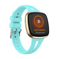 Fitbit Versa 3 & 4 / Sense 1 & 2 - Sportbandje druppel design - Small - Lichtblauw